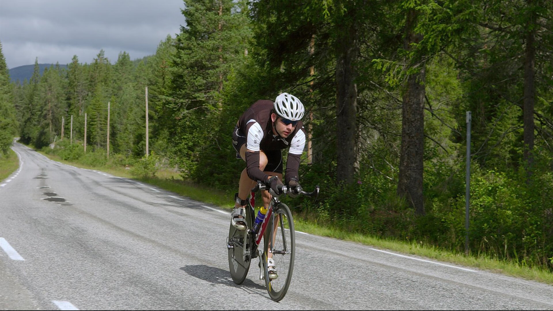 “沙滩手球热力四射，天府新区赛场成焦点”