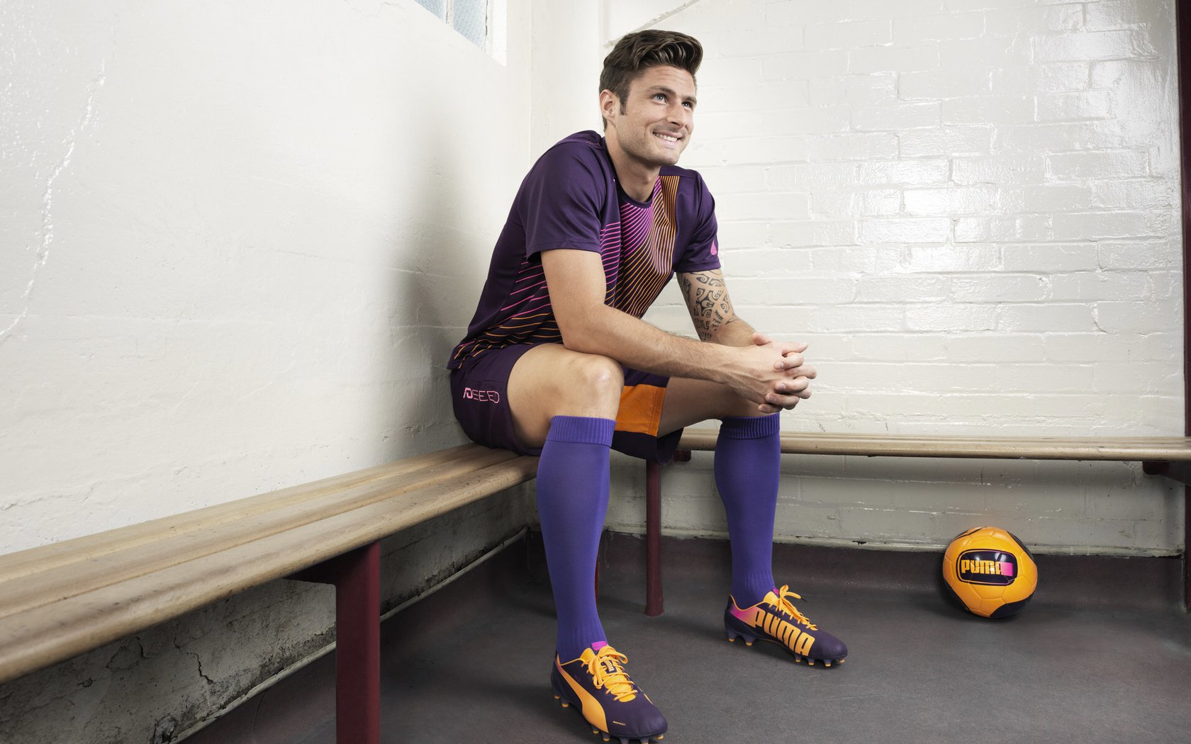 “滚球运动：三叉湖赛场上的精准与策略对决”